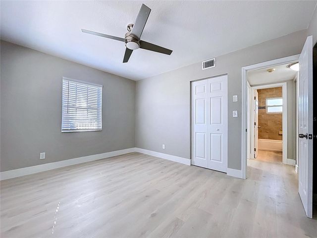 8822 BAY STREET NE, St Petersburg, FL 33702