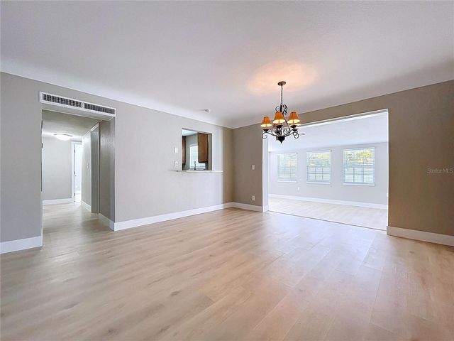 8822 BAY STREET NE, St Petersburg, FL 33702