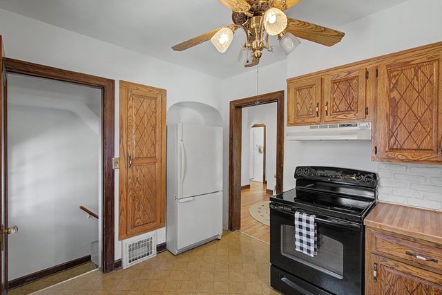 2163 10th Street Place, East Moline, IL 61244