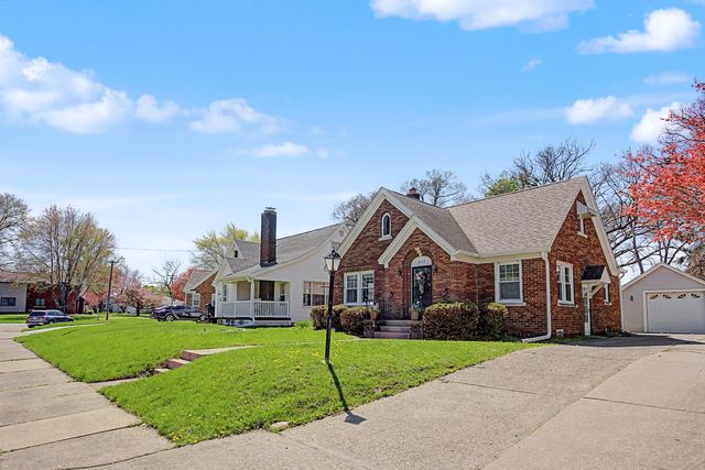 2163 10th Street Place, East Moline, IL 61244