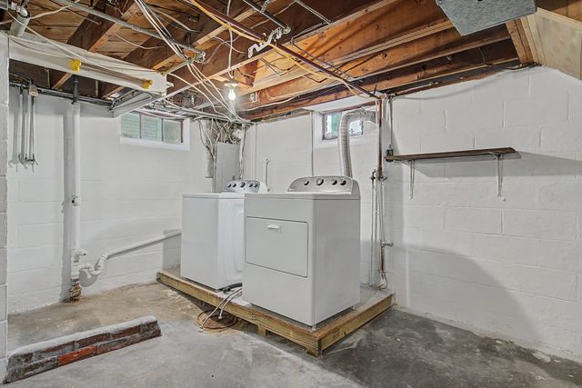 2163 10th Street Place, East Moline, IL 61244