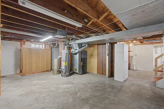 2163 10th Street Place, East Moline, IL 61244