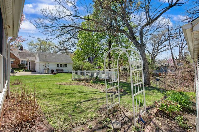 2163 10th Street Place, East Moline, IL 61244