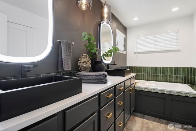 13141 NE 139th Street, Kirkland, WA 98034