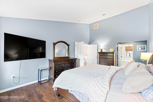 14 Brittany Drive, Bayville, NJ 08721