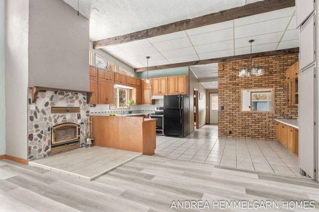 1996 W 32nd Street, Laketown Twp, MI 49423