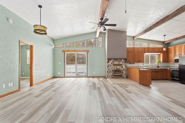 1996 W 32nd Street, Laketown Twp, MI 49423