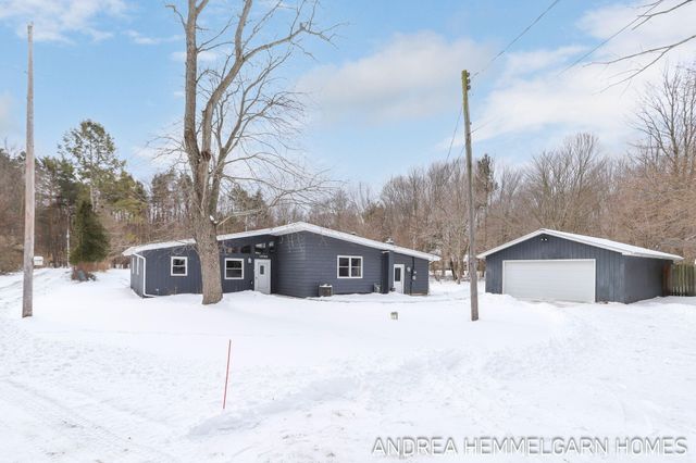 1996 W 32nd Street, Laketown Twp, MI 49423