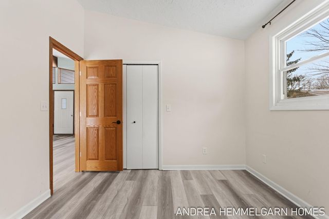 1996 W 32nd Street, Laketown Twp, MI 49423