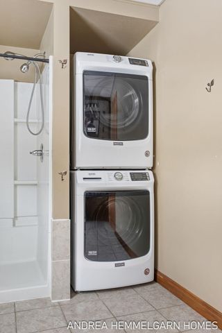 1996 W 32nd Street, Laketown Twp, MI 49423