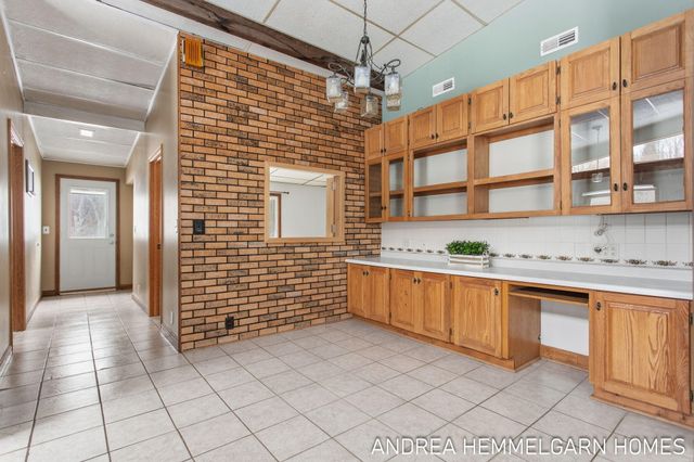 1996 W 32nd Street, Laketown Twp, MI 49423