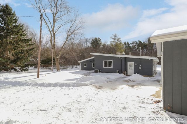 1996 W 32nd Street, Laketown Twp, MI 49423