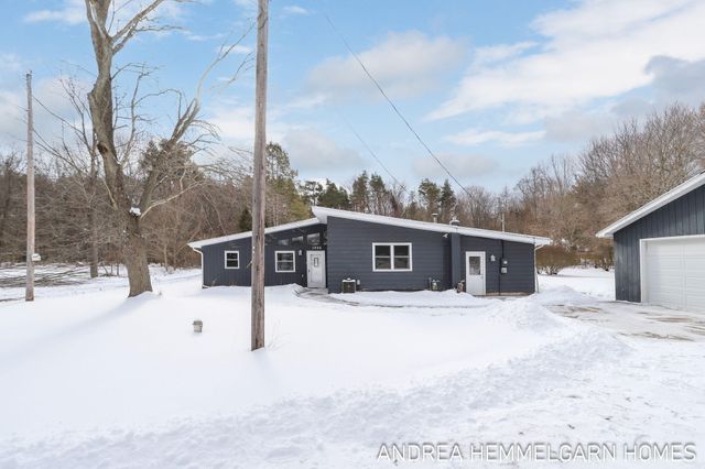 1996 W 32nd Street, Laketown Twp, MI 49423