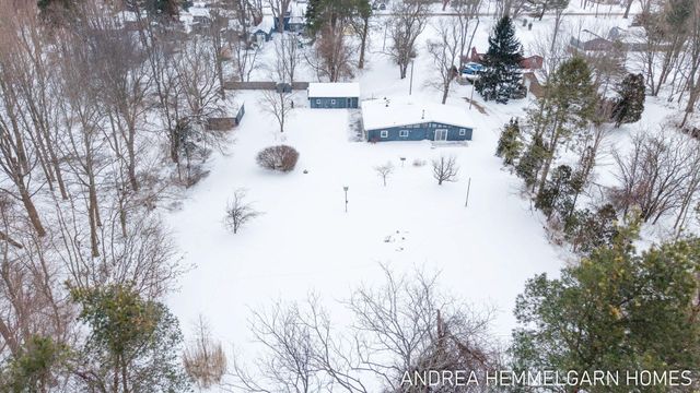 1996 W 32nd Street, Laketown Twp, MI 49423