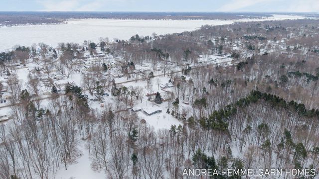 1996 W 32nd Street, Laketown Twp, MI 49423