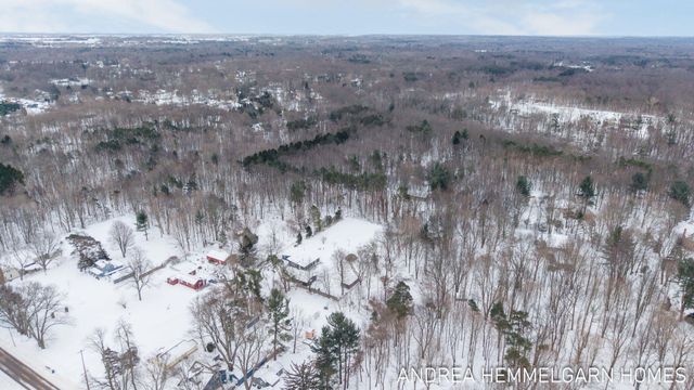 1996 W 32nd Street, Laketown Twp, MI 49423