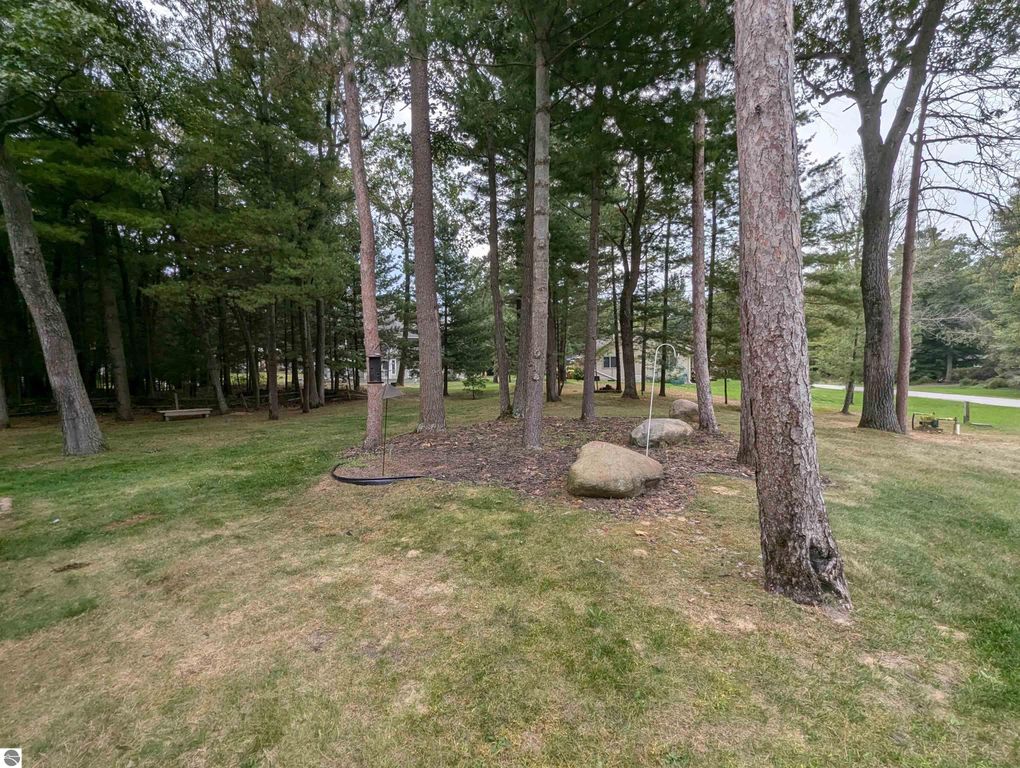 Image 10 of property listing at 5089 Golfview Drive, Au Gres, MI 48703