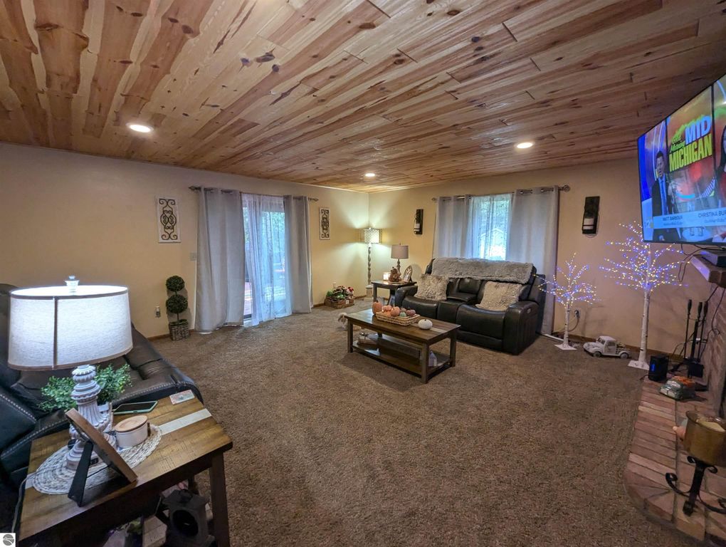 Image 23 of property listing at 5089 Golfview Drive, Au Gres, MI 48703