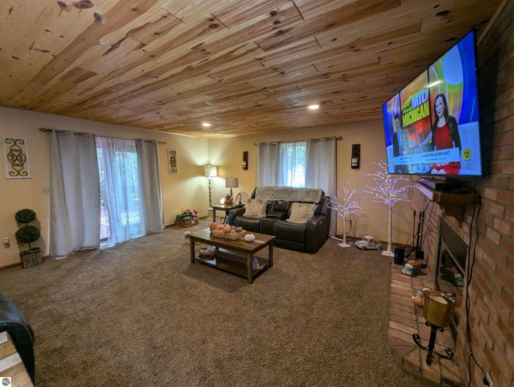 Image 24 of property listing at 5089 Golfview Drive, Au Gres, MI 48703