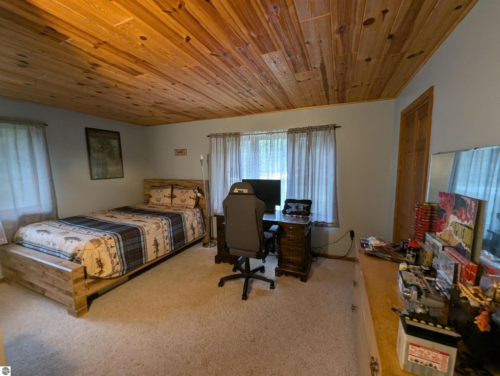 Image 27 of property listing at 5089 Golfview Drive, Au Gres, MI 48703