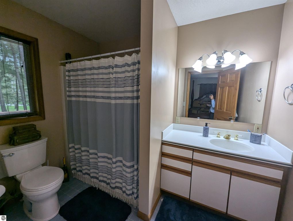 Image 31 of property listing at 5089 Golfview Drive, Au Gres, MI 48703