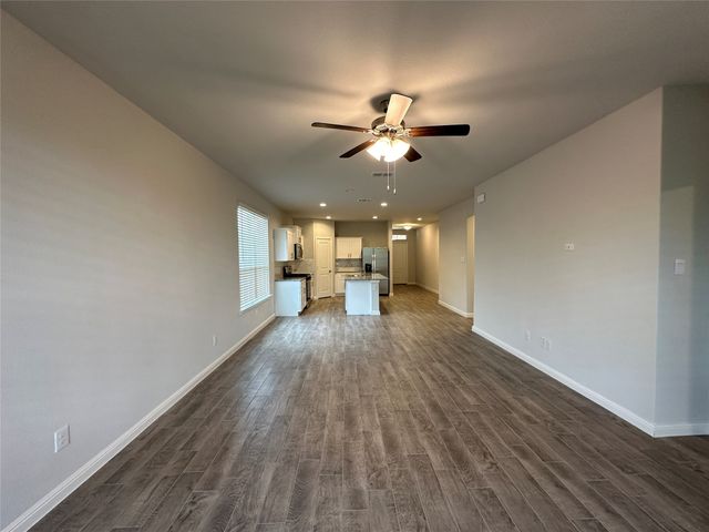 413 Passenger, Fort Worth, TX 76131