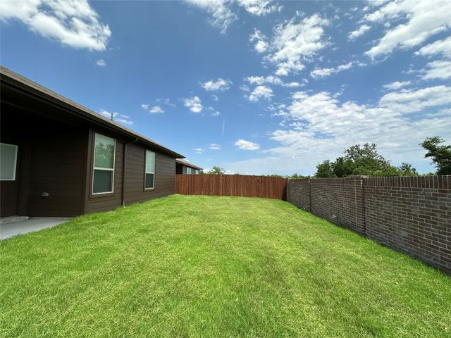 413 Passenger, Fort Worth, TX 76131