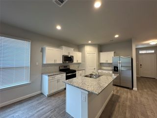 413 Passenger, Fort Worth, TX 76131