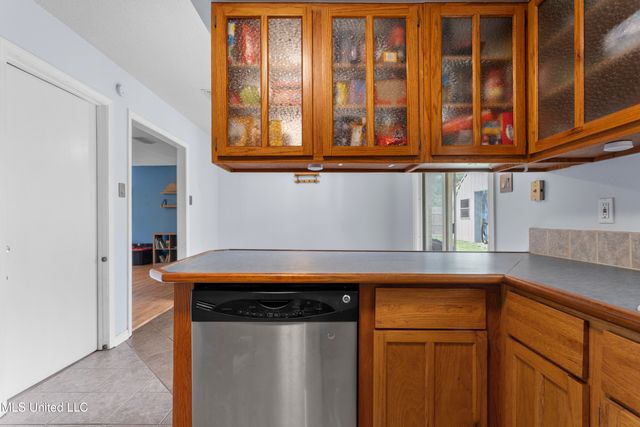 12509 Ponce De Leon Drive, Ocean Springs, MS 39564