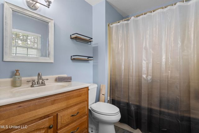 12509 Ponce De Leon Drive, Ocean Springs, MS 39564