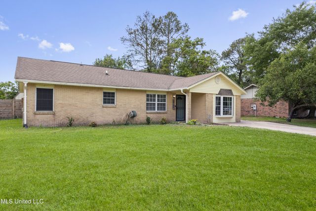 12509 Ponce De Leon Drive, Ocean Springs, MS 39564