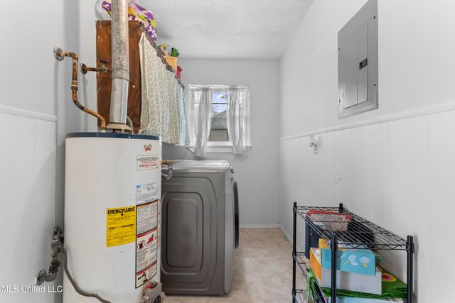 12509 Ponce De Leon Drive, Ocean Springs, MS 39564