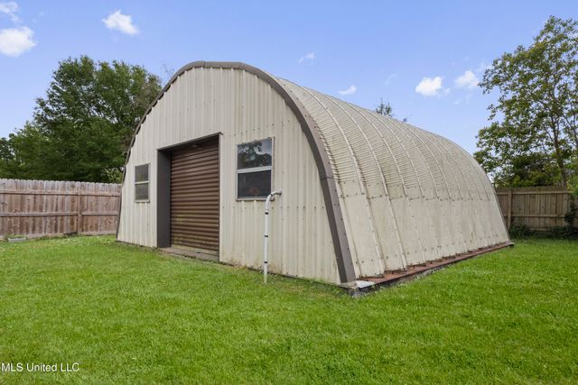 12509 Ponce De Leon Drive, Ocean Springs, MS 39564
