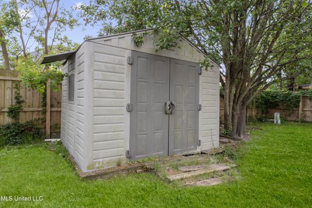 12509 Ponce De Leon Drive, Ocean Springs, MS 39564