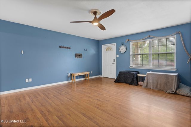 12509 Ponce De Leon Drive, Ocean Springs, MS 39564