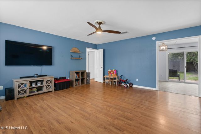 12509 Ponce De Leon Drive, Ocean Springs, MS 39564