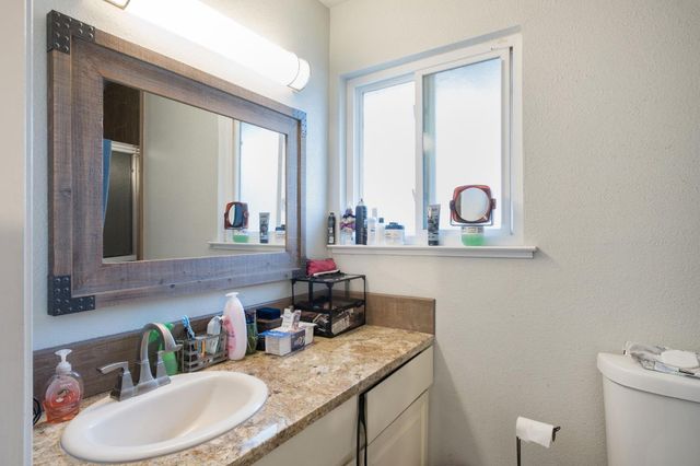 3780 E International Avenue, Clovis, CA 93619