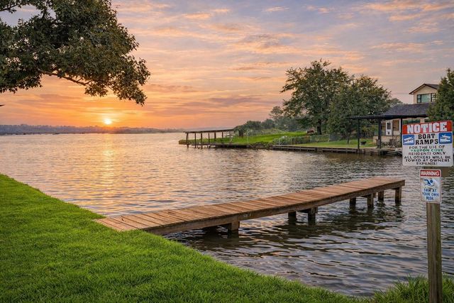 132 Hackberry Cove Lane, Onalaska, TX 77360