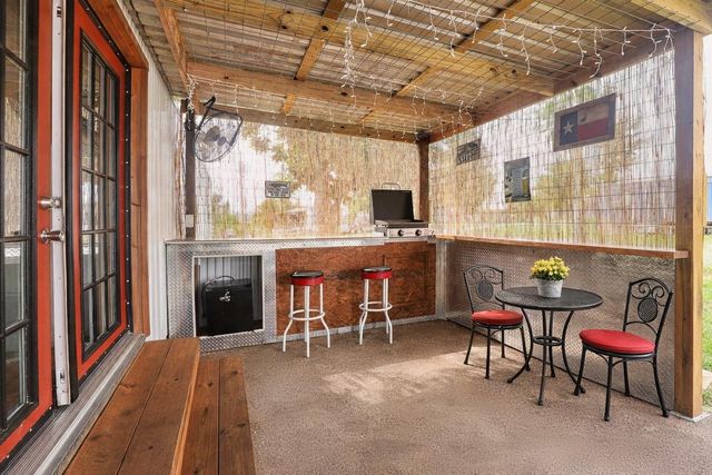 132 Hackberry Cove Lane, Onalaska, TX 77360