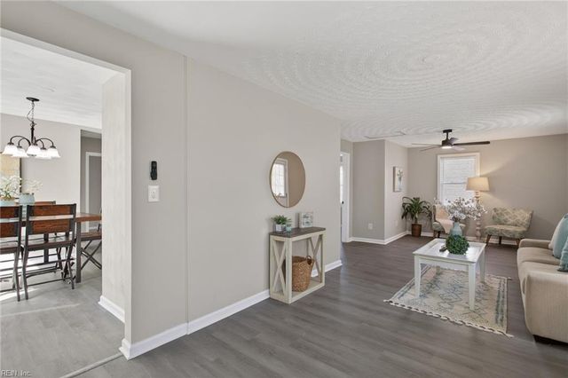 3607 Hyde CIR, Norfolk, VA 23513