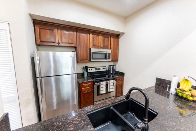 516 Martha Street 202, San Jose, CA 95112