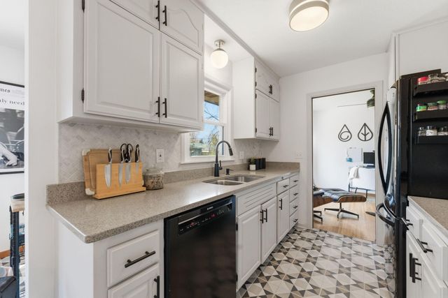 4219 66th Avenue N, Brooklyn Center, MN 55429