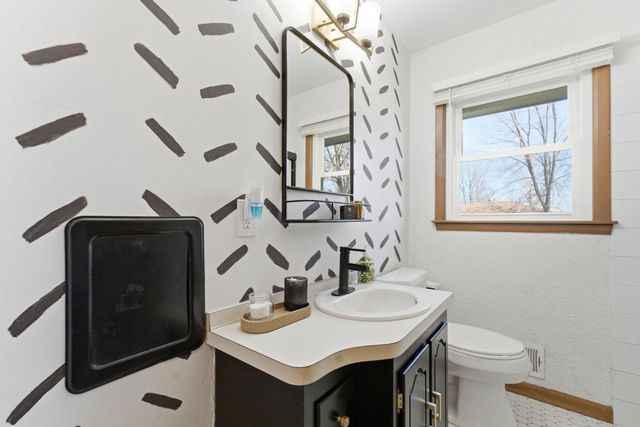 4219 66th Avenue N, Brooklyn Center, MN 55429