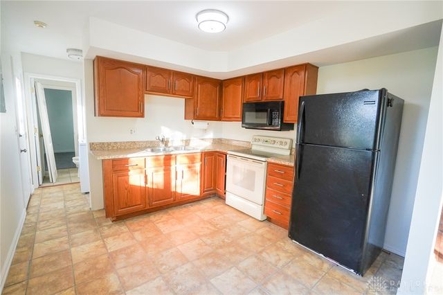 308 Ironwood Drive, West Carrollton, OH 45449