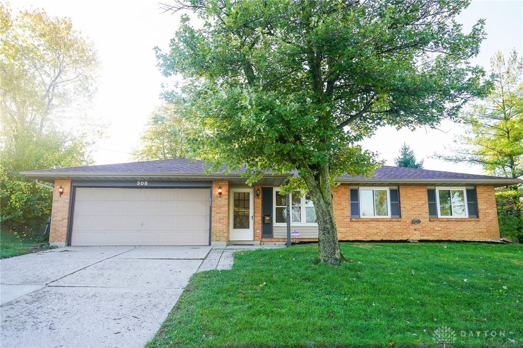 308 Ironwood Drive, West Carrollton, OH 45449