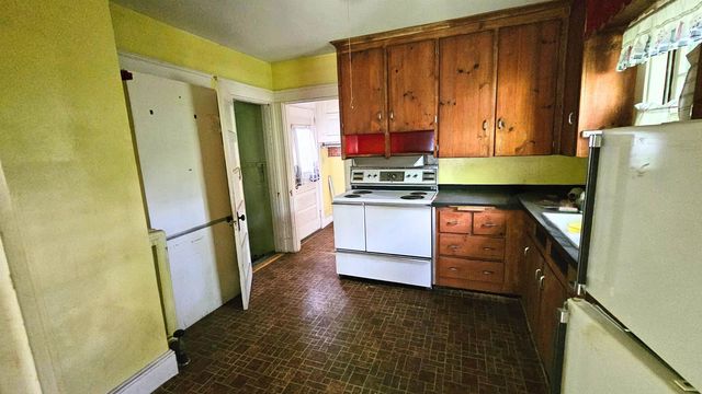 17 Clement Road, Springfield, VT 05156