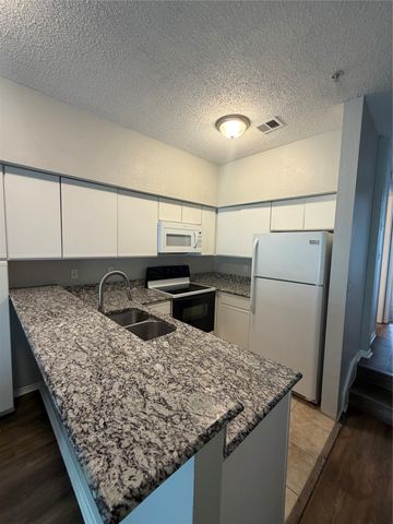 7474 Fair Oaks Avenue 7404, Dallas, TX 75231