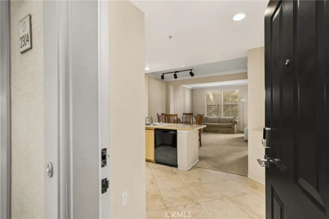 2304 Watermarke, Irvine, CA 92612