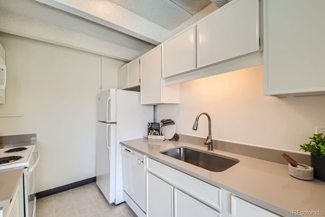 4801 E 9th Avenue 301S, Denver, CO 80220
