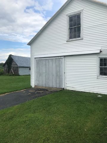 136 Route 276, Champlain, NY 12919